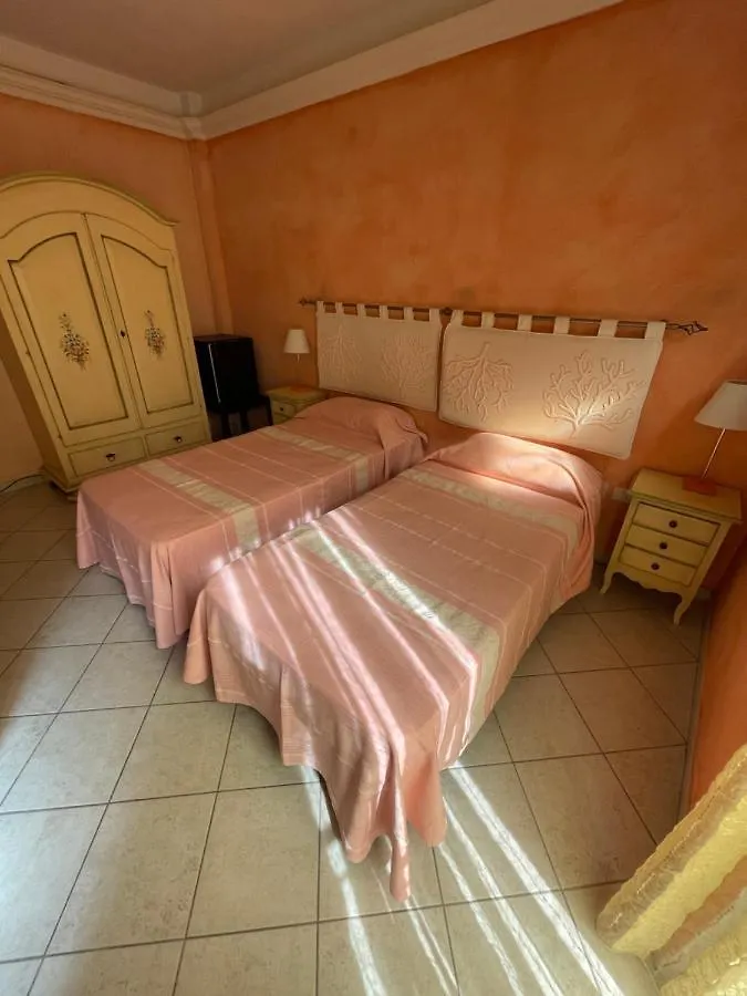 B&B Le Farfalle Palau 0*,  Italie